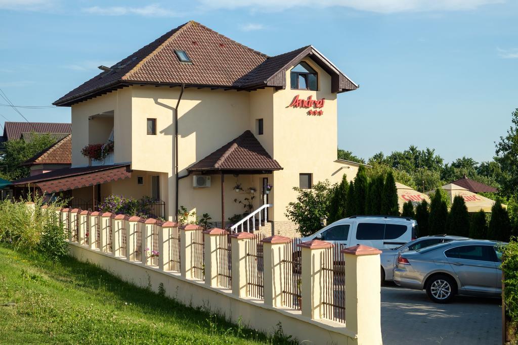 Pensiunea Andrei Rm Valcea Ramnicu Valcea Bagian luar foto